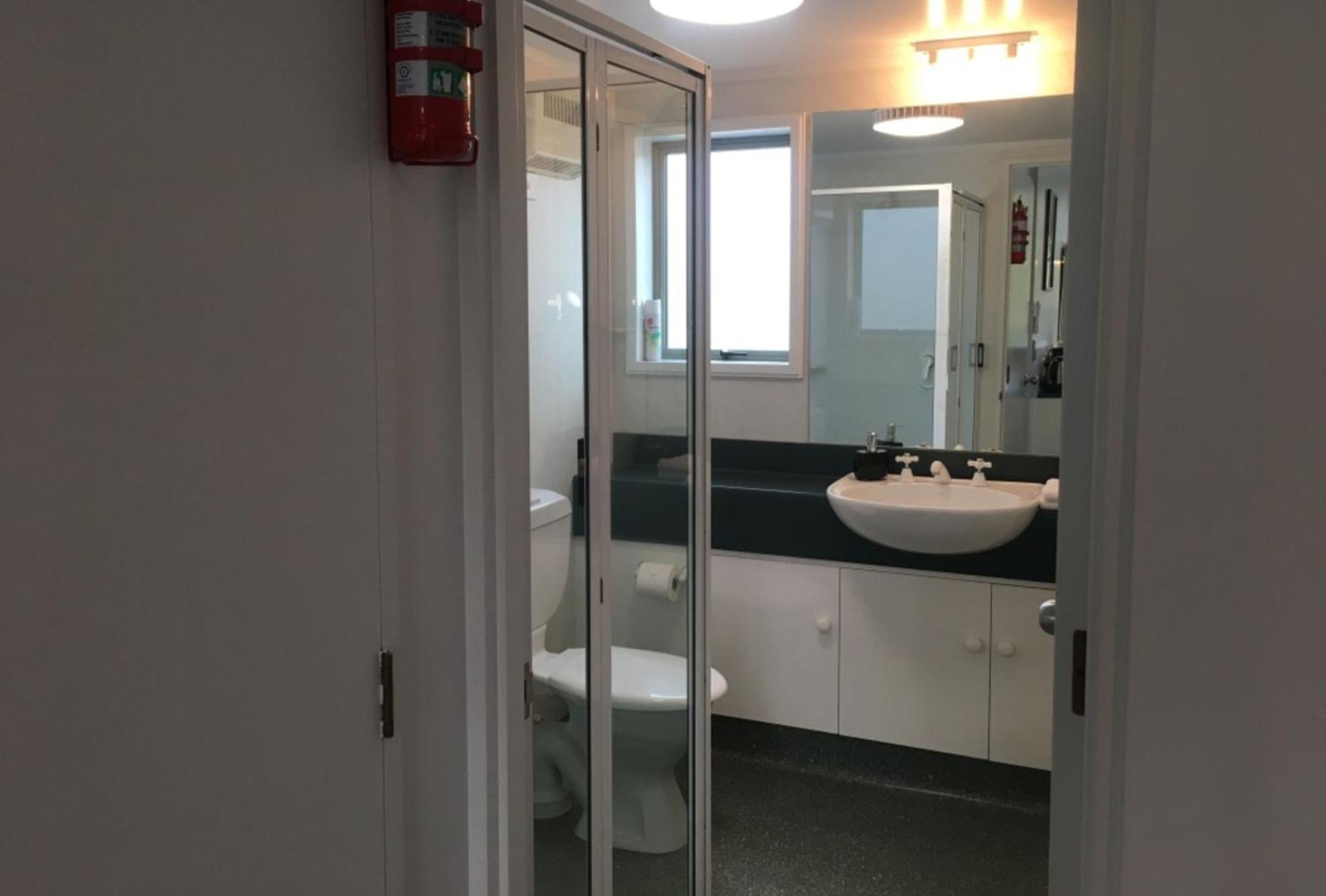 Colonial Manor Motel Кромвель Номер фото