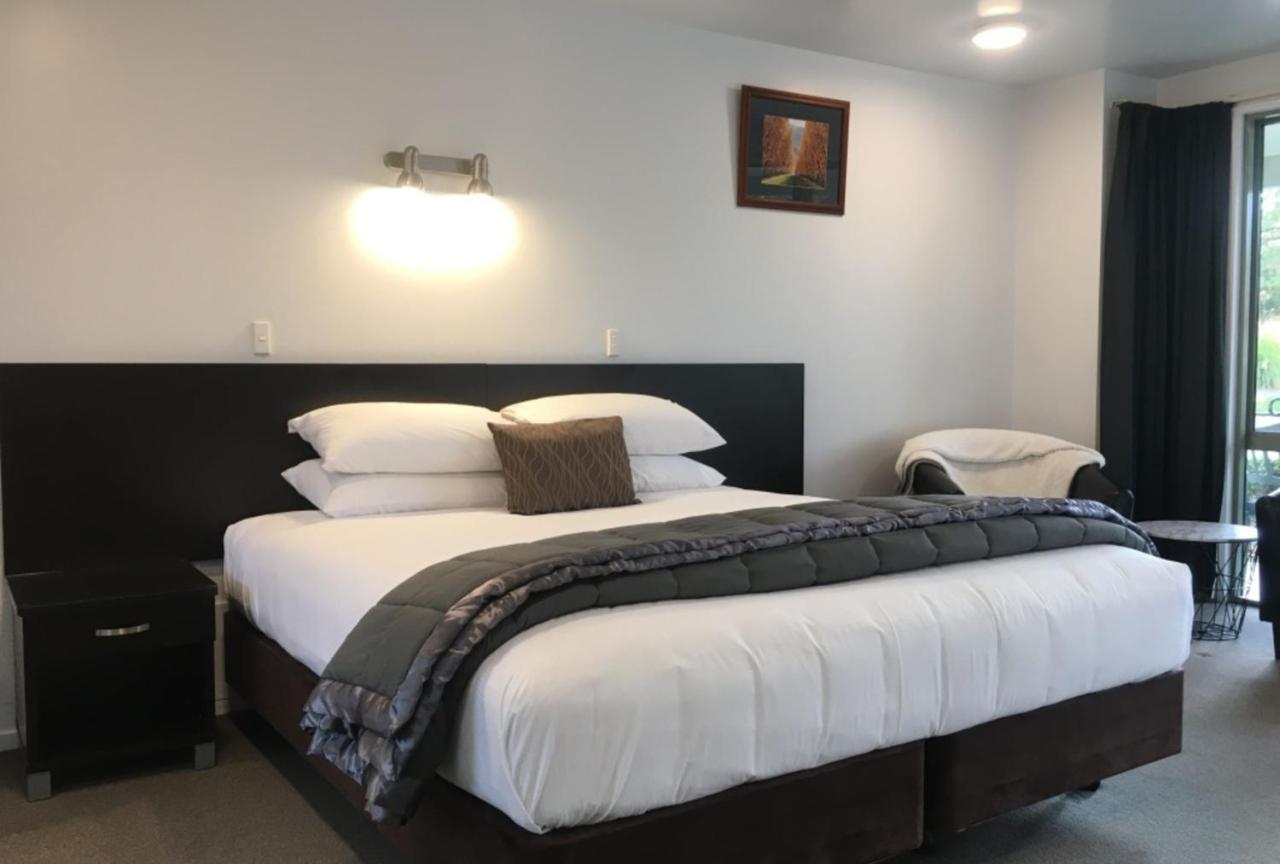 Colonial Manor Motel Кромвель Экстерьер фото