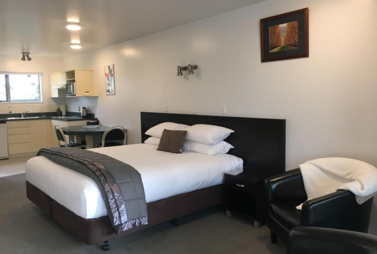 Colonial Manor Motel Кромвель Экстерьер фото